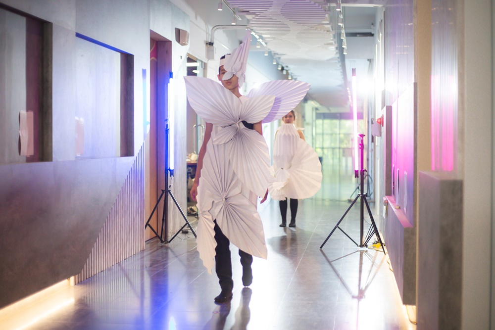 雲科大創意生活設計系大一美學構成-創意服飾設計成果展,現場展覽畫面3