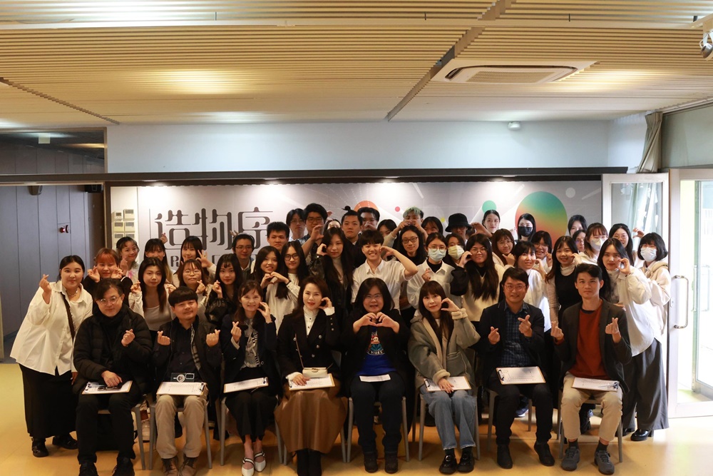 Central News Agency (CNA)