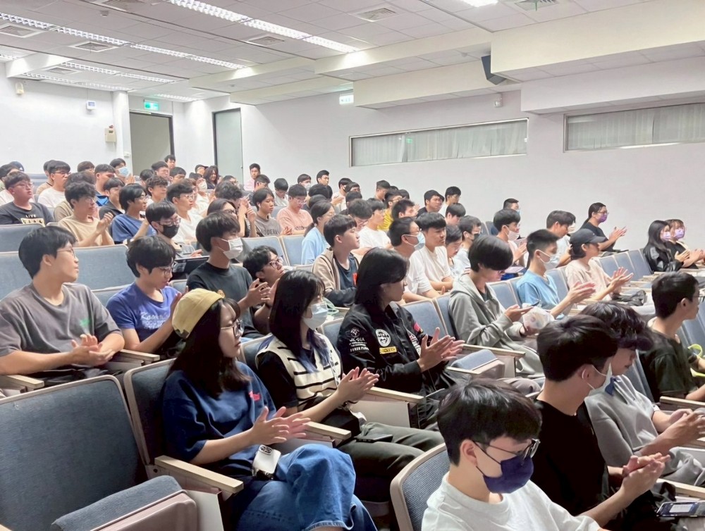 Central News Agency (CNA)