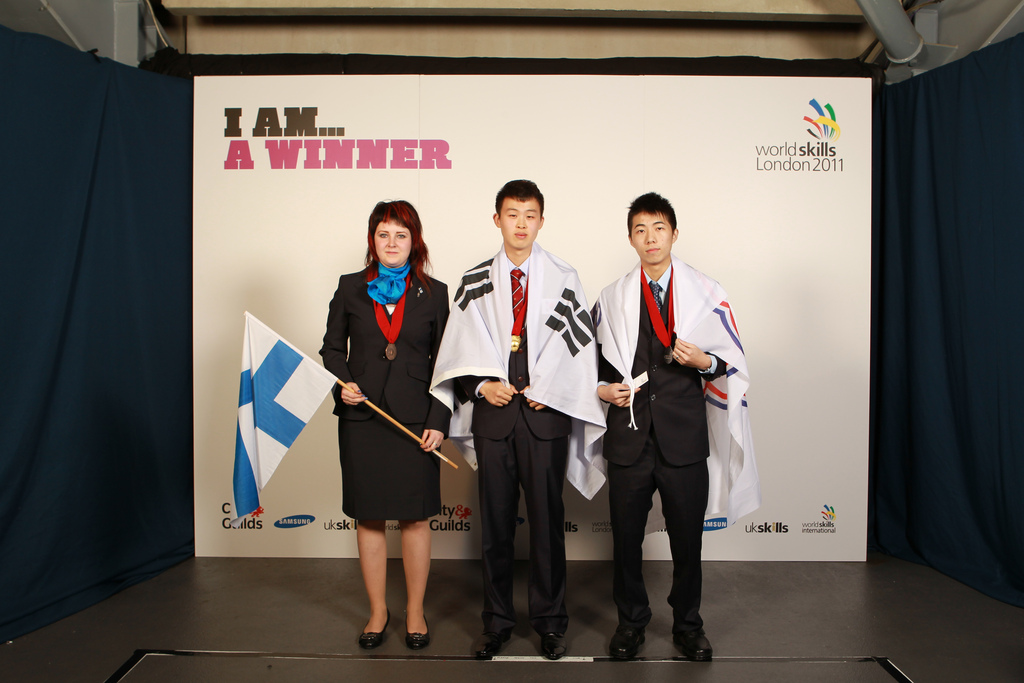 yuntech1001019-02.jpg 工設系古文旻同學留影