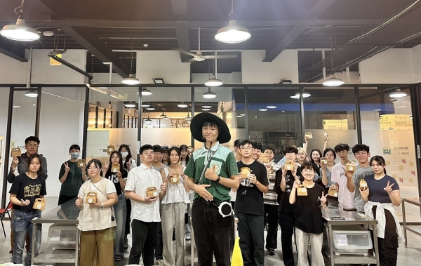 細品低碳 心心相印-雲科大推動「吃在地、學永續，生活經濟都加值」