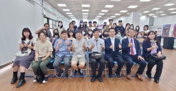 雲科大設計學院攜手人文科學學院拓展AI識讀的素養教學新機！